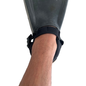 FLOW NEOPRENE FIN-SAVERS BLACK/PILSNER